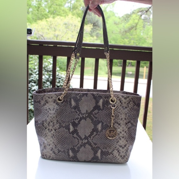 Michael Kors Jet Set tote bag - Picture 12 of 16